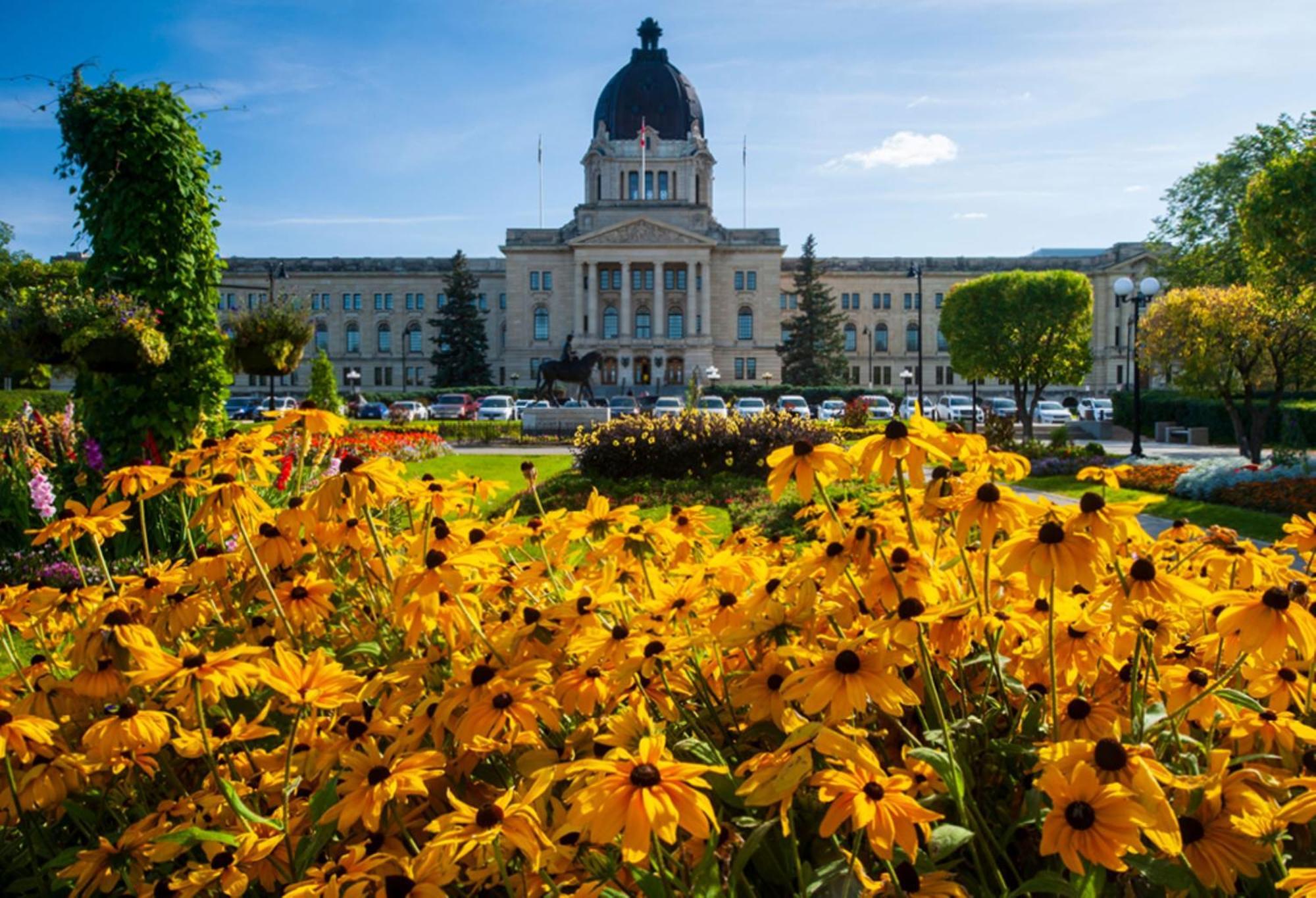 Express & Suites-regina-south By Ihg